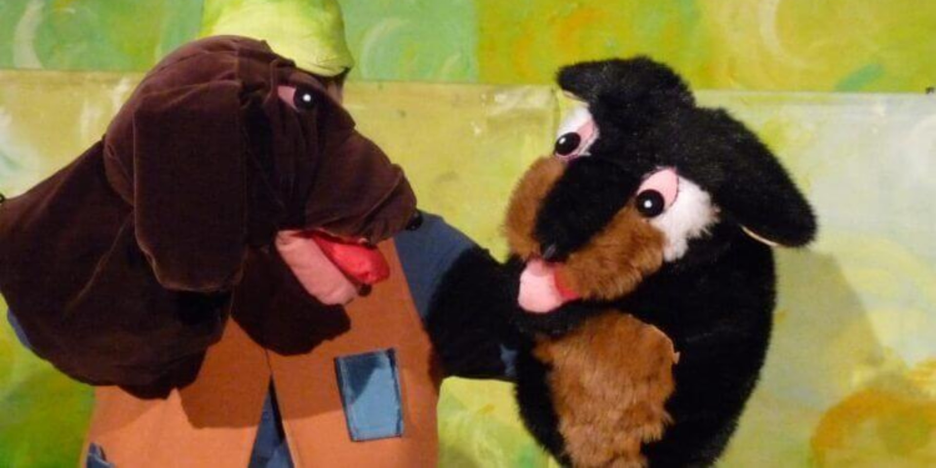 Disfruta de los títeres con Pengim Penjam: El Regalo de Navidad