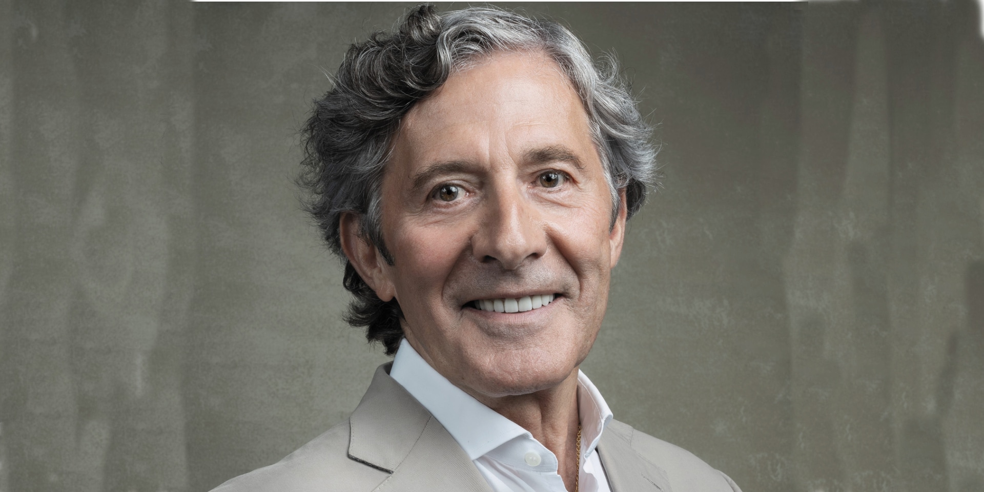 Presentación y firma del libro “Cerca de las estrellas" de Jesús Álvarez