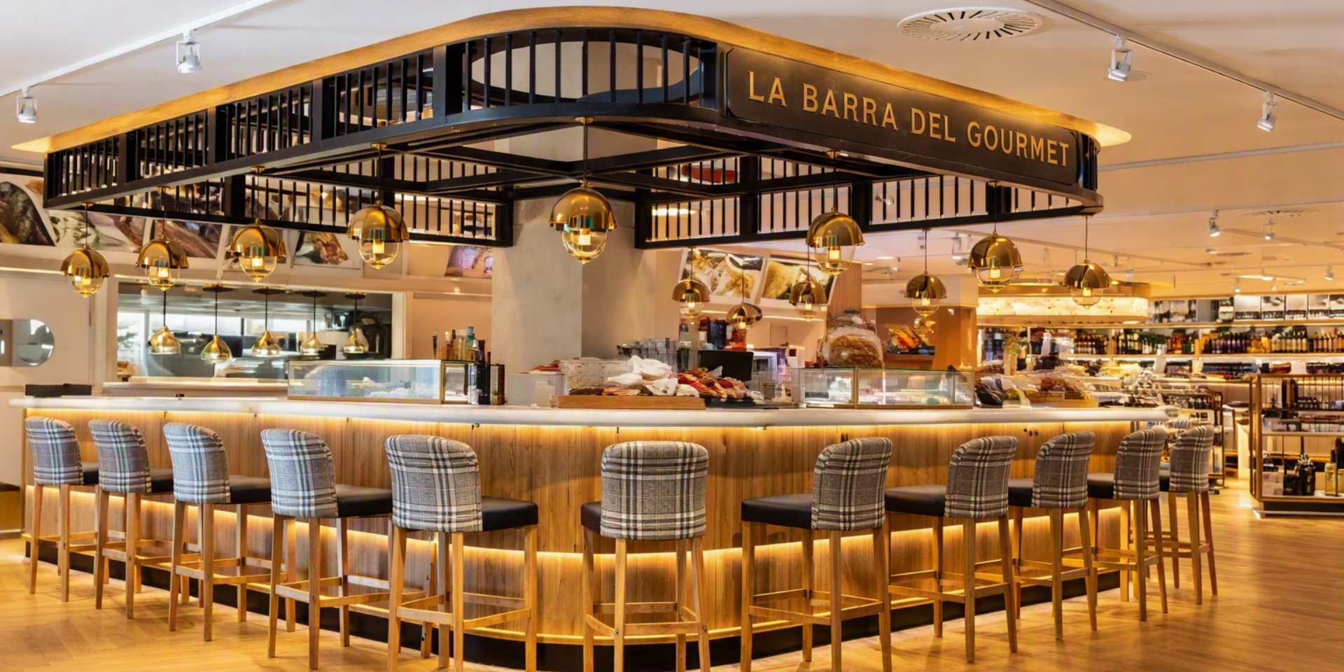 Mesa redonda 'El atractivo de los espacio gourmet y presentación de 'La cultura del mercat'