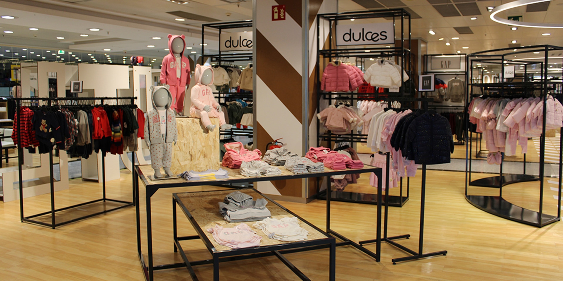 Children's and baby fashion that adapts to them